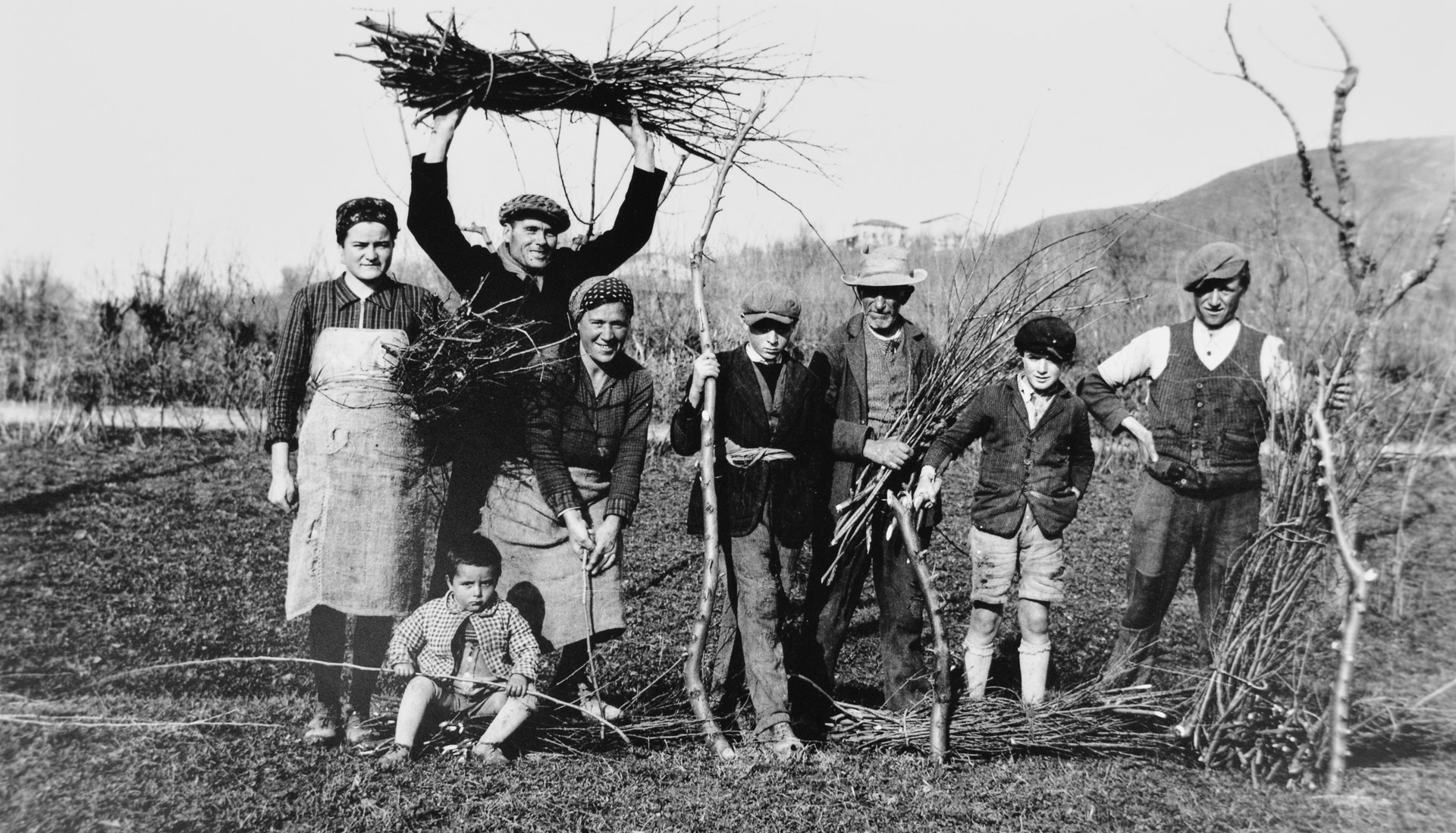 Immagine storica del Museo Rosso Graspa - famiglia contadina