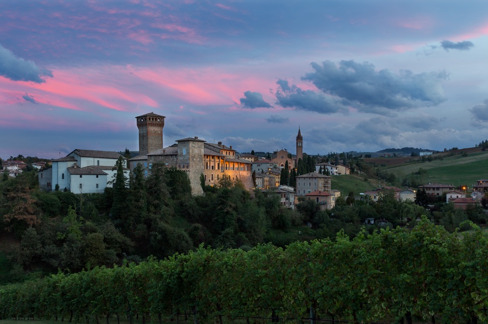 Castello di Levizzano al tramonto